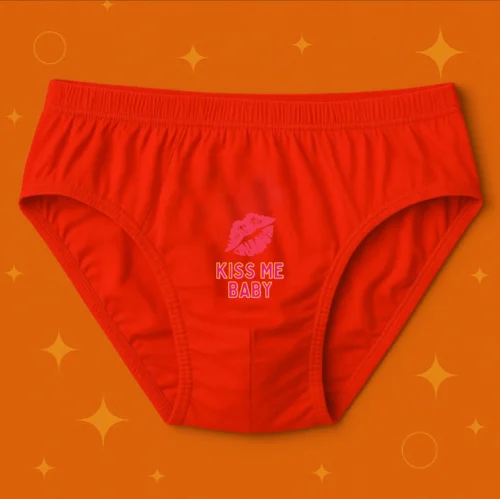 Foxyz red printed underware with kiss me baby print on it